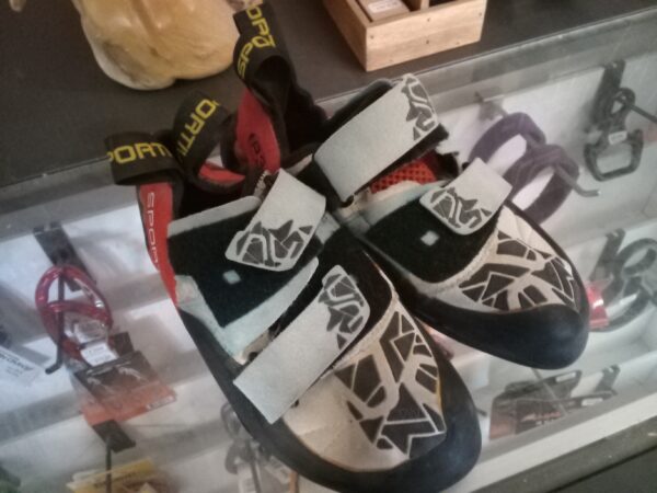 LA SPORTIVA Otaki (USED) Size 39.5