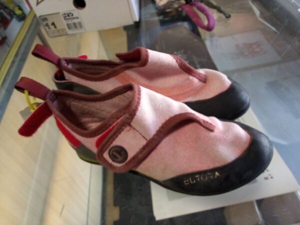 BUTORA Kids Climbing Shoes Size 2