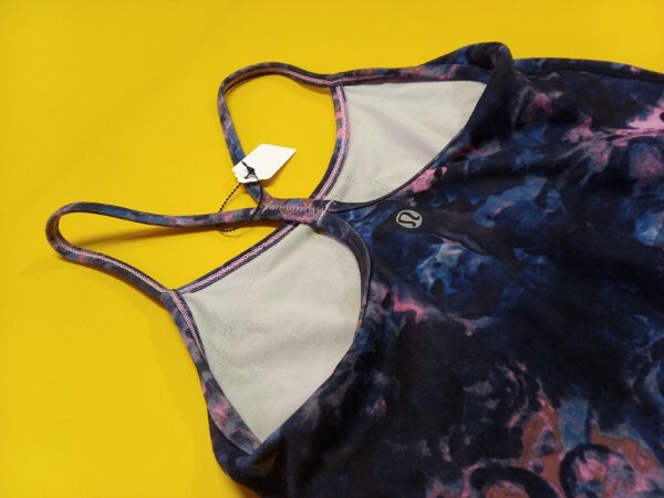 Lululemon Yoga Sports Top size xsmall - Image 3
