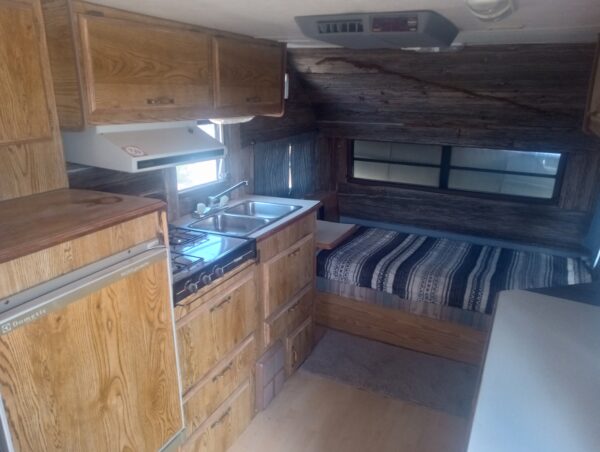 HUECO TANKS Camper - Image 2